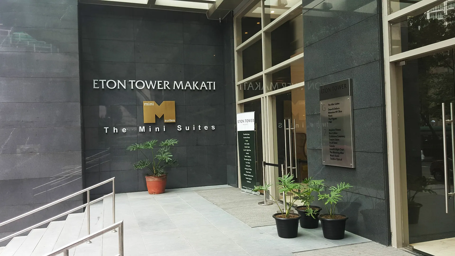 The Mini Suites Eton Tower Makati Макати Отель