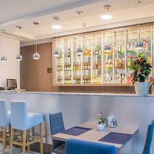 https://urbi.gdanskhotel.org