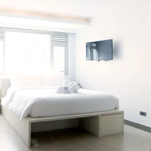 The Mini Suites Eton Tower Makati Makati City 3*,  Filipinler