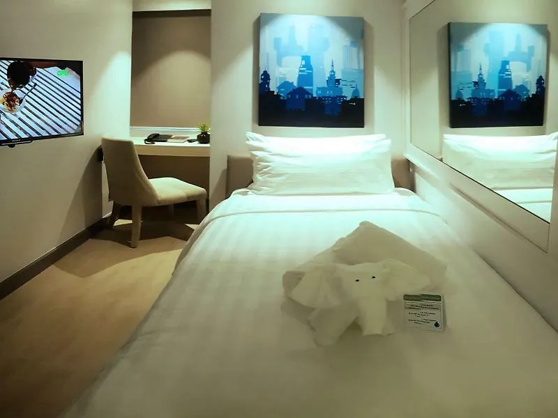 The Mini Suites Eton Tower Makati Makati City Filipinler